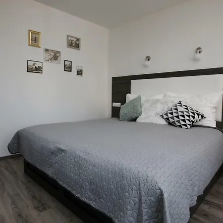 Varga Vendeghaz 3* Sumegpraga