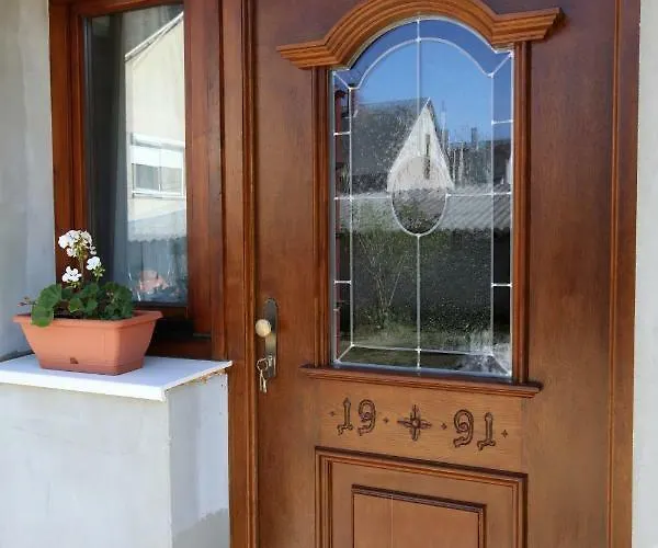 Varga Vendeghaz 3* Sumegpraga